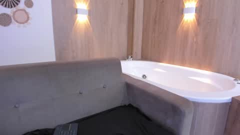 lizzie_williamss online show from March 13, 2026, 3:13 am