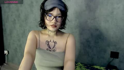 LizzieLight online show from December 17, 2024, 1:07 am