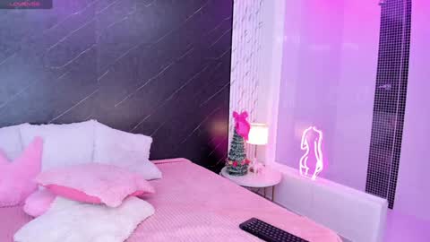 I am Lizz online show from December 16, 2024, 12:06 pm