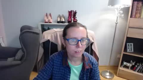 Snapshot of lizzy_sparkle chatting on September 26, 2025, 4:49 am Lizzy online show from September 26, 2025, 4:49 am
