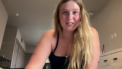 Lizzygetsbusy101 online show from July 27, 2026, 4:19 am