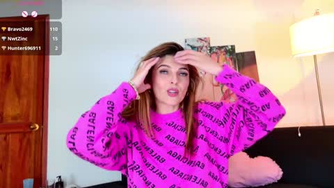 Snapshot of lizzymontana chatting on January 2, 2025, 8:49 am Liz online show from January 2, 2025, 8:49 am