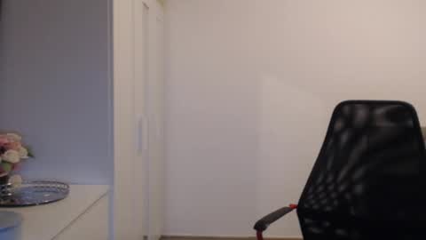 Lizzy Palmer online show from December 25, 2024, 10:05 pm