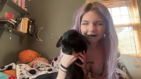Snapshot of lizzyylovesick chatting on March 5, 2025, 1:50 pm lizzybunny online show from March 5, 2025, 1:50 pm