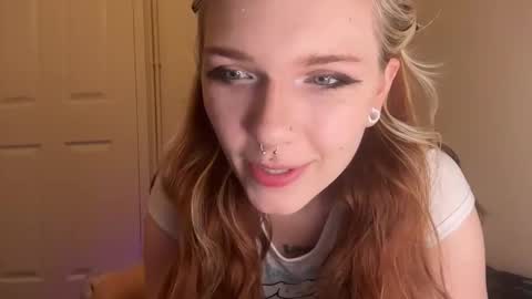 Snapshot of lizzyylovesick chatting on September 9, 2025, 7:13 pm lizzybunny online show from September 9, 2025, 7:13 pm