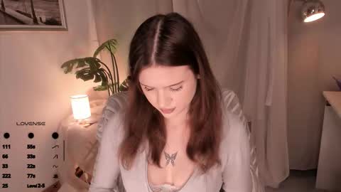 Arina online show from November 13, 2025, 7:07 am