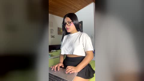 Snapshot of lnca6d chatting on April 7, 2026, 3:40 am launx18 online show from April 7, 2026, 3:40 am