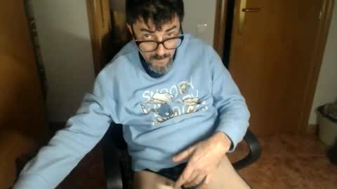 lobosolitario73 online show from January 18, 2026, 12:14 am