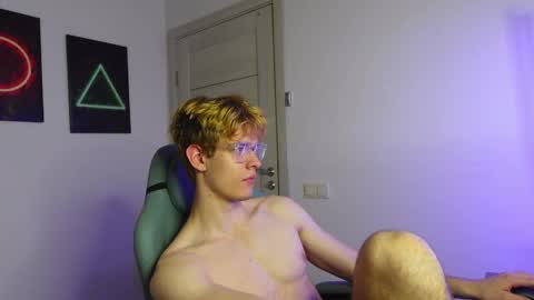 LOGAN FRASER online show from October 9, 2025, 12:25 pm