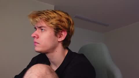 LOGAN FRASER online show from November 20, 2025, 1:55 pm