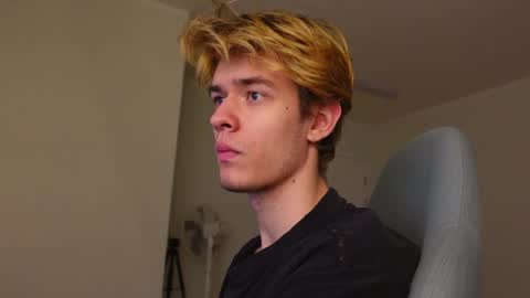 LOGAN FRASER online show from November 22, 2025, 2:16 pm