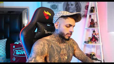 logan_hugh8 online show from February 22, 2025, 9:04 pm