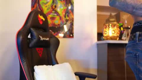 logan_hugh8 online show from October 2, 2025, 1:34 am