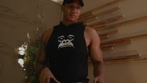 logan_varela online show from November 29, 2025, 1:25 pm