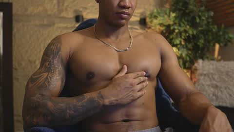 logan_varela online show from December 19, 2025, 10:55 am