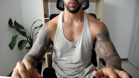 Logan Wolfp online show from May 26, 2026, 9:33 pm