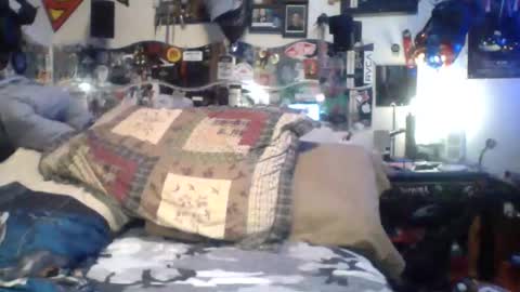 Snapshot of loganpax chatting on December 3, 2025, 7:01 pm loganpax online show from December 3, 2025, 7:01 pm