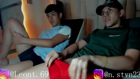 logantwink18 online show from April 12, 2026, 1:10 am