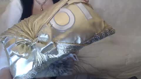 Lilu online show from December 14, 2025, 3:01 am