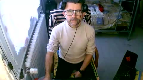 lokoum39 online show from November 21, 2025, 3:22 pm