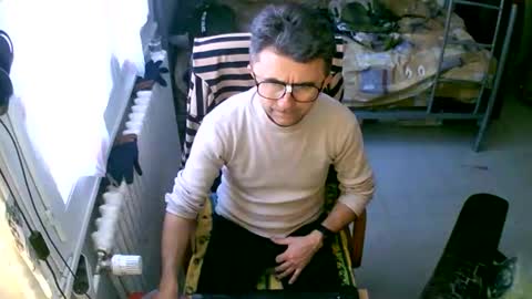 lokoum39 online show from November 22, 2025, 3:33 pm