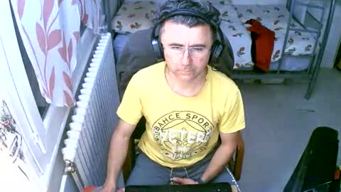 lokoum39 online show from April 24, 2026, 9:28 pm