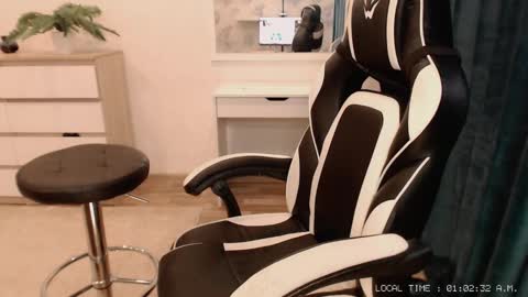 Snapshot of lola_anderson chatting on February 4, 2025, 8:02 am Lola online show from February 4, 2025, 8:02 am