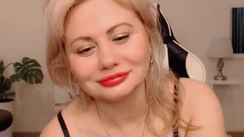 Snapshot of lola_anderson chatting on October 26, 2025, 5:24 am Lola online show from October 26, 2025, 5:24 am