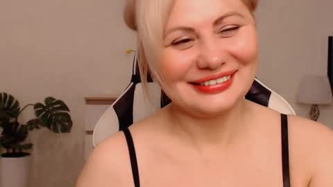 Snapshot of lola_anderson chatting on November 4, 2025, 10:14 am Lola online show from November 4, 2025, 10:14 am