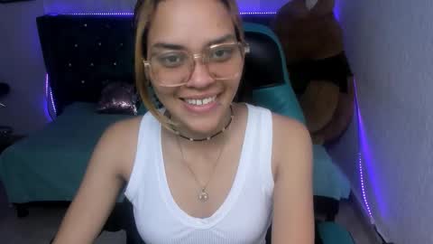 Lola online show from September 18, 2025, 3:58 pm