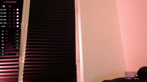 Snapshot of lola_dinky chatting on November 1, 2025, 8:00 pm Lola online show from November 1, 2025, 8:00 pm