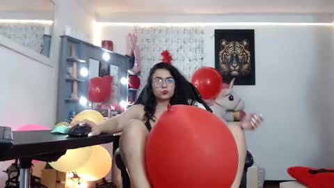 lola_fiery online show from March 6, 2025, 6:05 pm