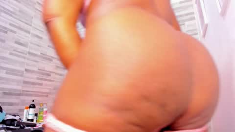 Lola online show from February 21, 2025, 2:27 pm