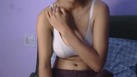 lolaa online show from March 16, 2026, 5:24 am