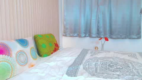 Lola online show from December 26, 2024, 2:37 pm