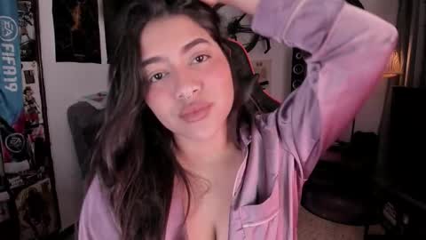 lolaasmith_21 online show from January 15, 2026, 4:28 am