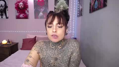 Snapshot of lolabrouse__ chatting on September 25, 2025, 5:16 pm Lola online show from September 25, 2025, 5:16 pm