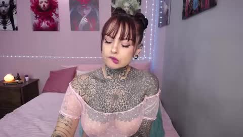 Snapshot of lolabrouse__ chatting on September 28, 2025, 7:30 pm Lola online show from September 28, 2025, 7:30 pm