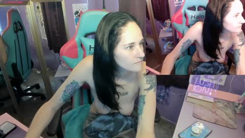 Lola online show from December 6, 2024, 6:06 pm