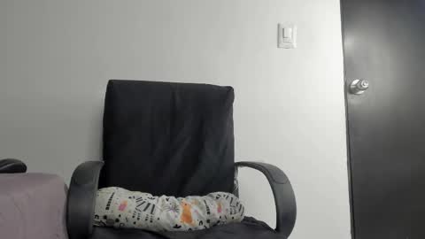 lolabunnysc online show from May 14, 2026, 2:13 pm