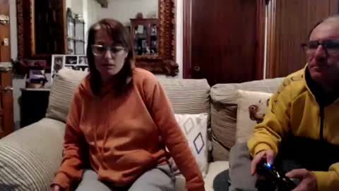 Snapshot of lolahueso chatting on February 4, 2025, 7:22 pm LOLA HUESO y ERIC online show from February 4, 2025, 7:22 pm