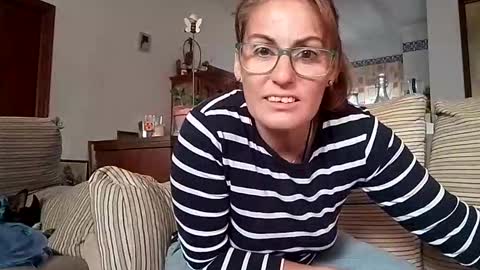 LOLA HUESO y ERIC online show from September 30, 2025, 8:30 am