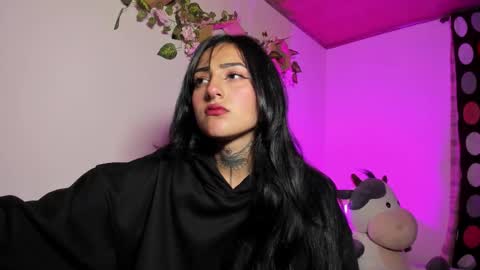 Lola online show from February 25, 2026, 8:46 am