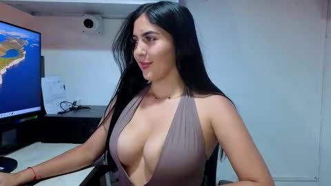 Snapshot of lolalola_12 chatting on November 7, 2025, 10:10 pm lolalola_12 online show from November 7, 2025, 10:10 pm