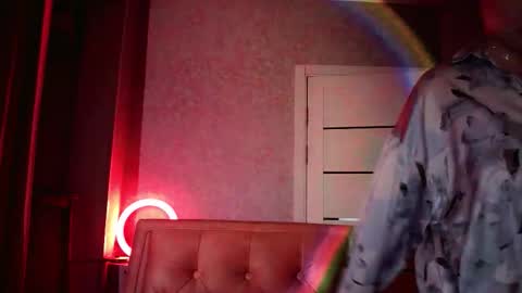 Lola online show from September 27, 2025, 3:17 pm