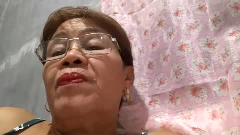 Snapshot of lolamommie chatting on January 13, 2025, 11:30 am tey online show from January 13, 2025, 11:30 am