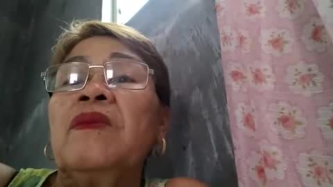 Snapshot of lolamommie chatting on January 14, 2025, 7:48 am tey online show from January 14, 2025, 7:48 am