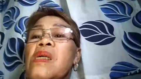 Snapshot of lolamommie chatting on February 2, 2025, 9:51 am tey online show from February 2, 2025, 9:51 am