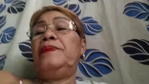 Snapshot of lolamommie chatting on February 17, 2025, 6:31 am tey online show from February 17, 2025, 6:31 am