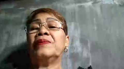 Snapshot of lolamommie chatting on February 26, 2025, 1:00 am tey online show from February 26, 2025, 1:00 am